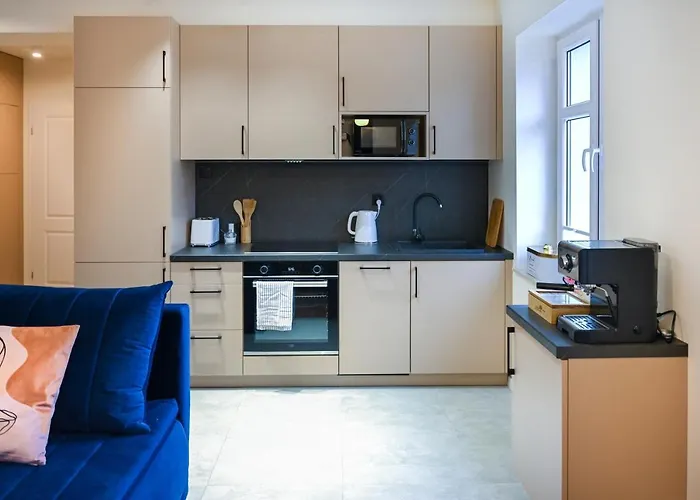 Modern Kato Apartman *