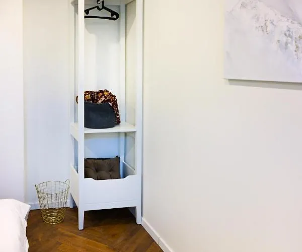 Modern Kato Apartman